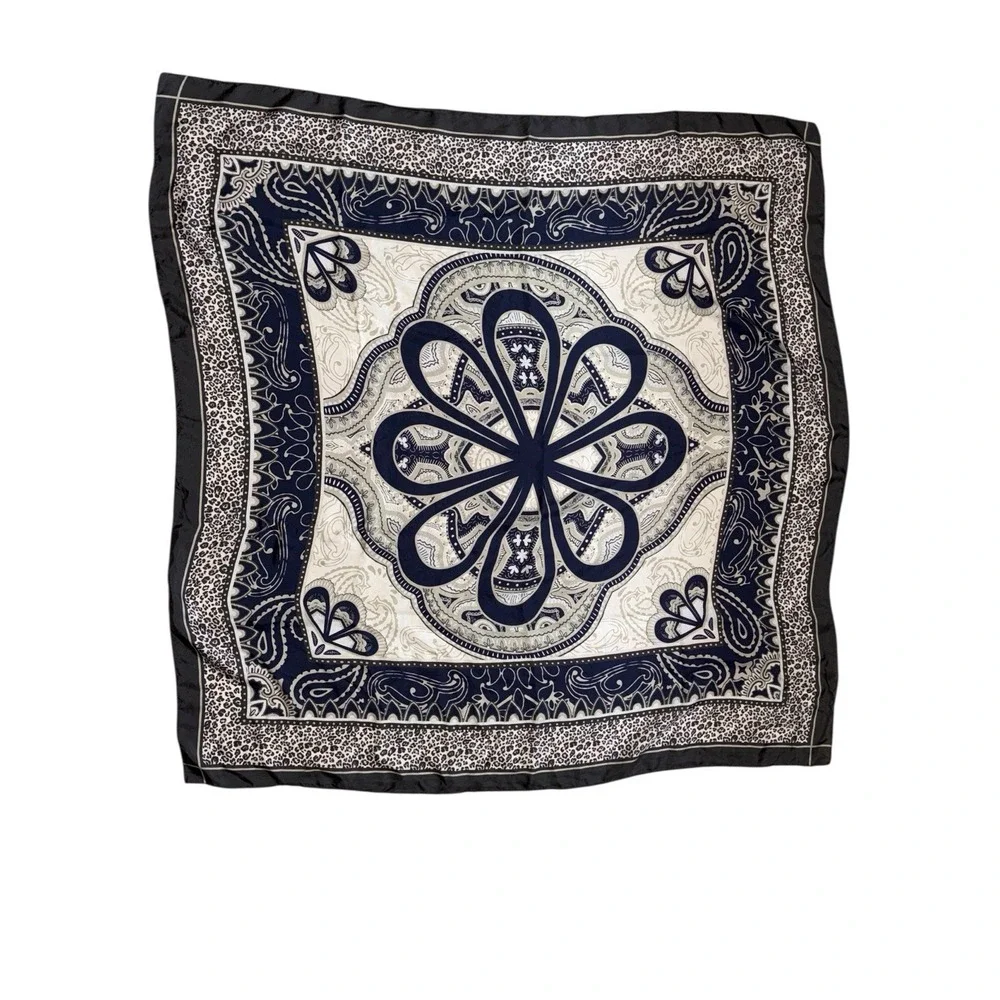 Nordstrom Square‎ Scarf – 39